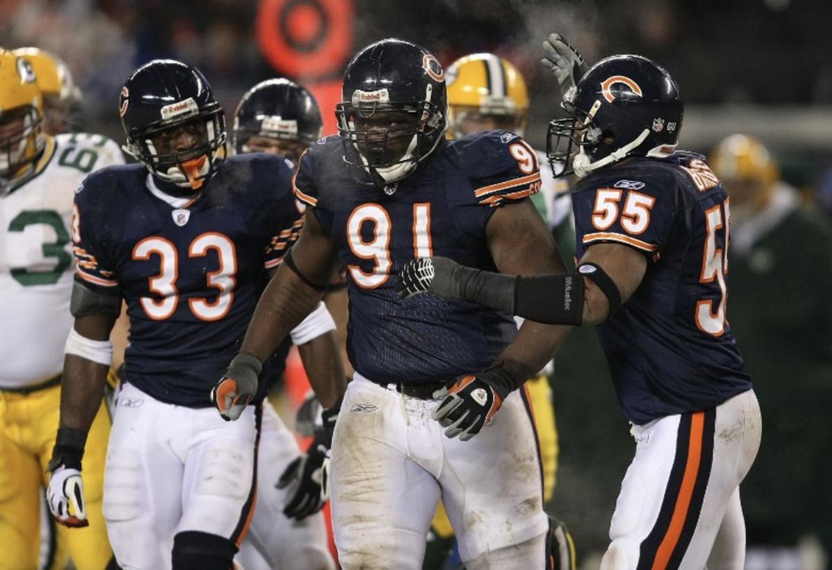 Barroom talks Bears’ D and misc